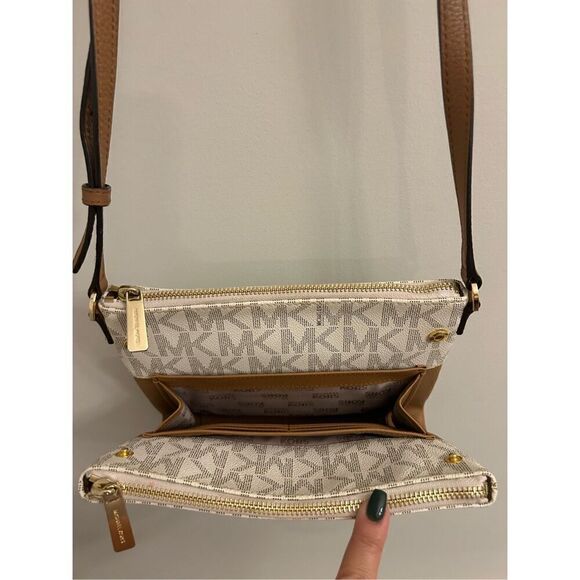 Michael Kors Signature Jet Set FultonEast West Vanilla PVC Crossbody - Picture 3 of 9